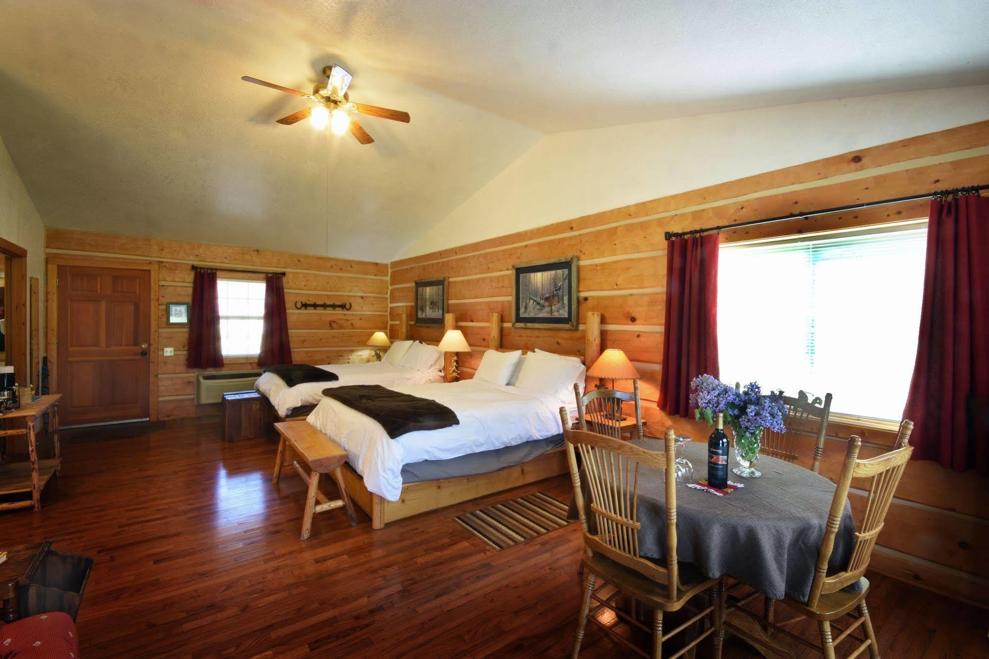 Bad Rock Bed And Breakfast Inn โคลัมเบียฟอลส์ ภายนอก รูปภาพ