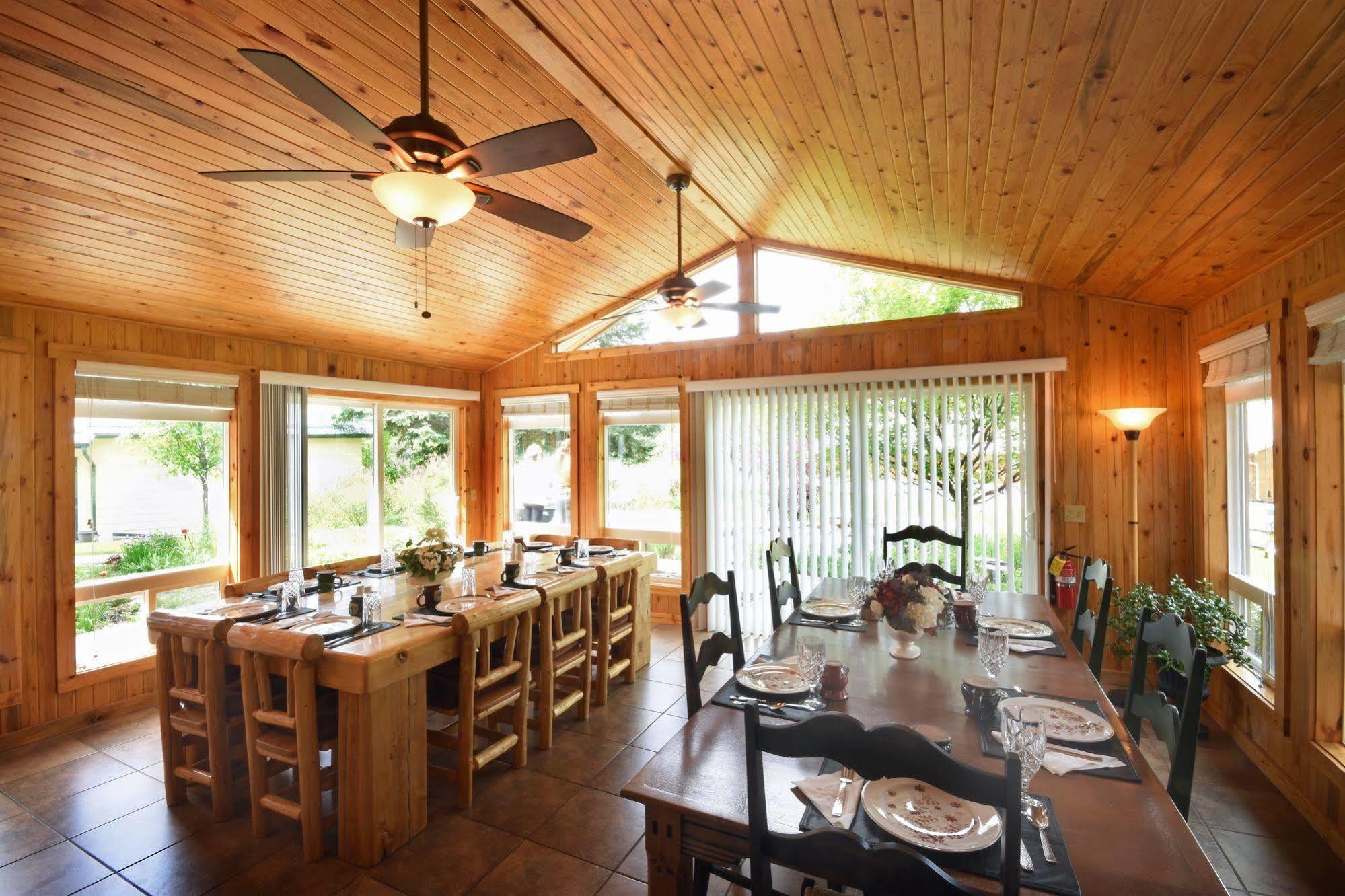 Bad Rock Bed And Breakfast Inn โคลัมเบียฟอลส์ ภายนอก รูปภาพ